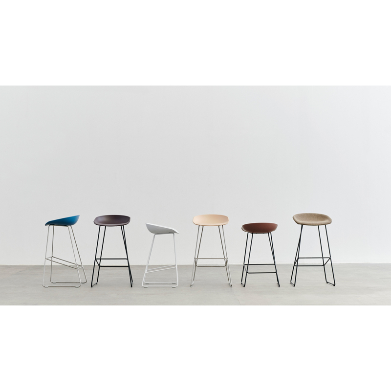 Tabouret haut ABOUT A STOOL AAS 38 H75 Slate blue HAY