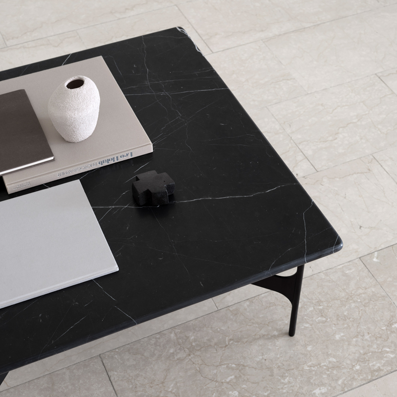 Table basse FLOEMA Carrée Marbre Marquina noir WENDELBO