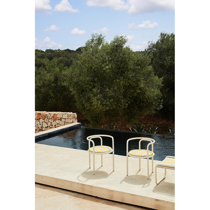 Pouf extérieur Repose-pieds LOCUS SOLUS 1964 Beige RAL 1013 JACQUEMUS & EXTETA