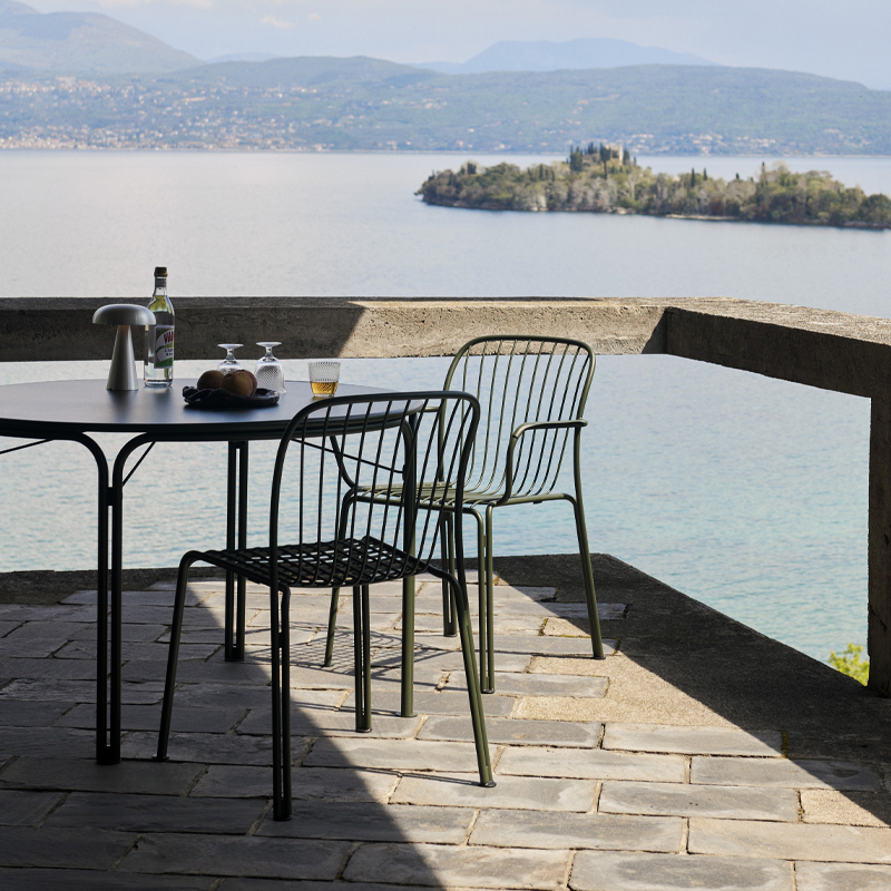 Chaise extérieur Chaise THORVALD SC94 Vert bronze AND TRADITION