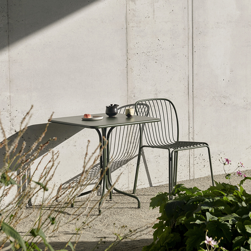 Chaise extérieur Chaise THORVALD SC94 Vert bronze AND TRADITION