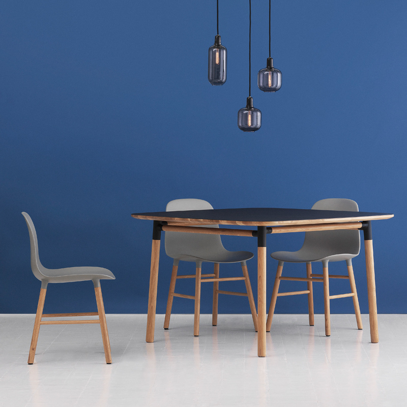 Chaise FORM CHAIR Gris clair Normann Copenhagen