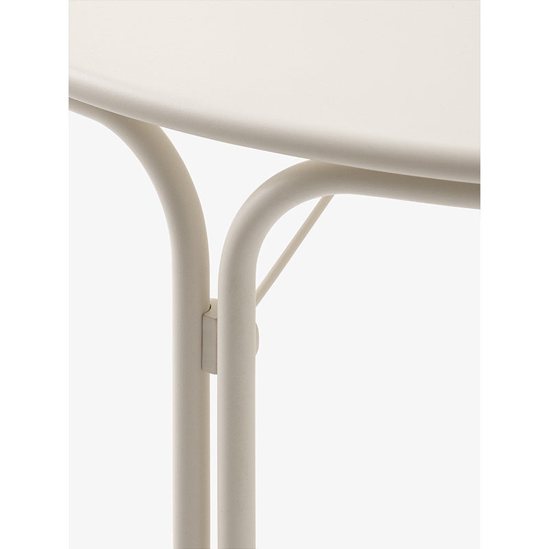 Table extérieur Table THORVALD SC98 Ivoire AND TRADITION