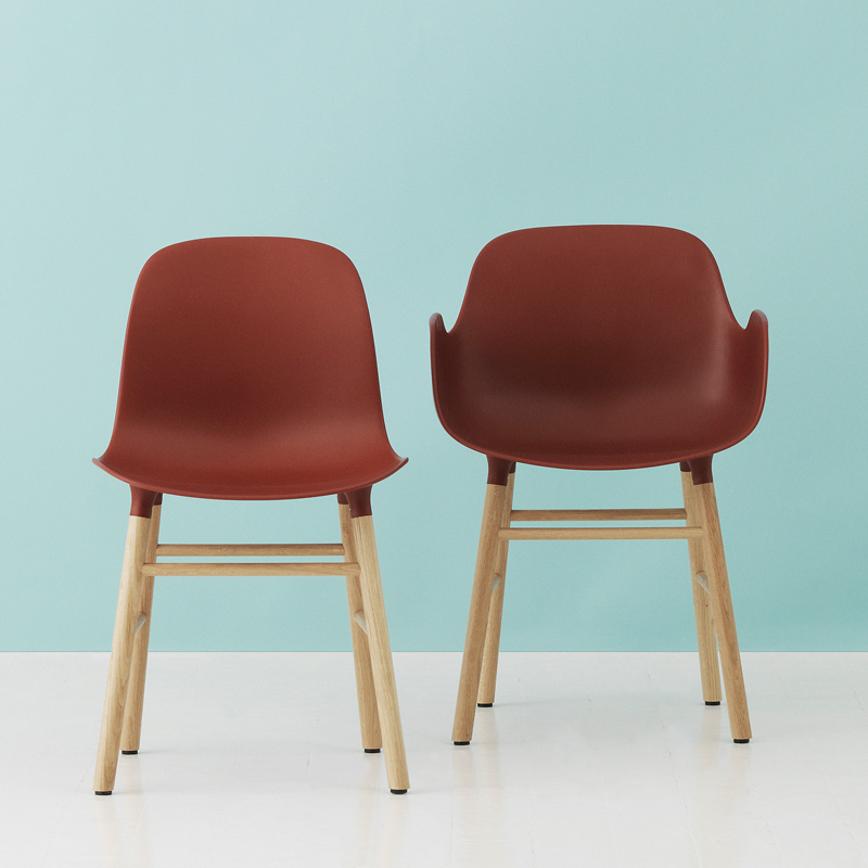 Chaise FORM ARMCHAIR Bleu vif  Normann Copenhagen
