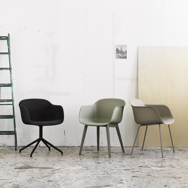 Chaise FIBER ARMCHAIR piètement traineau Gris MUUTO