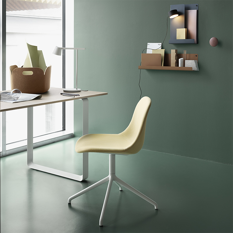 Applique POST Noir MUUTO