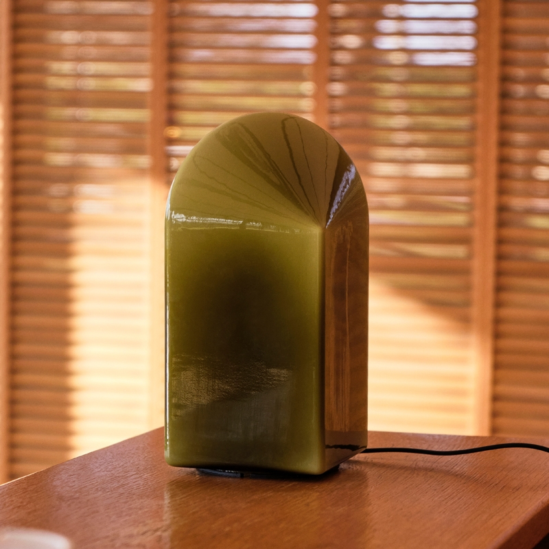 Lampe à poser PARADE 240 Vert mousse HAY