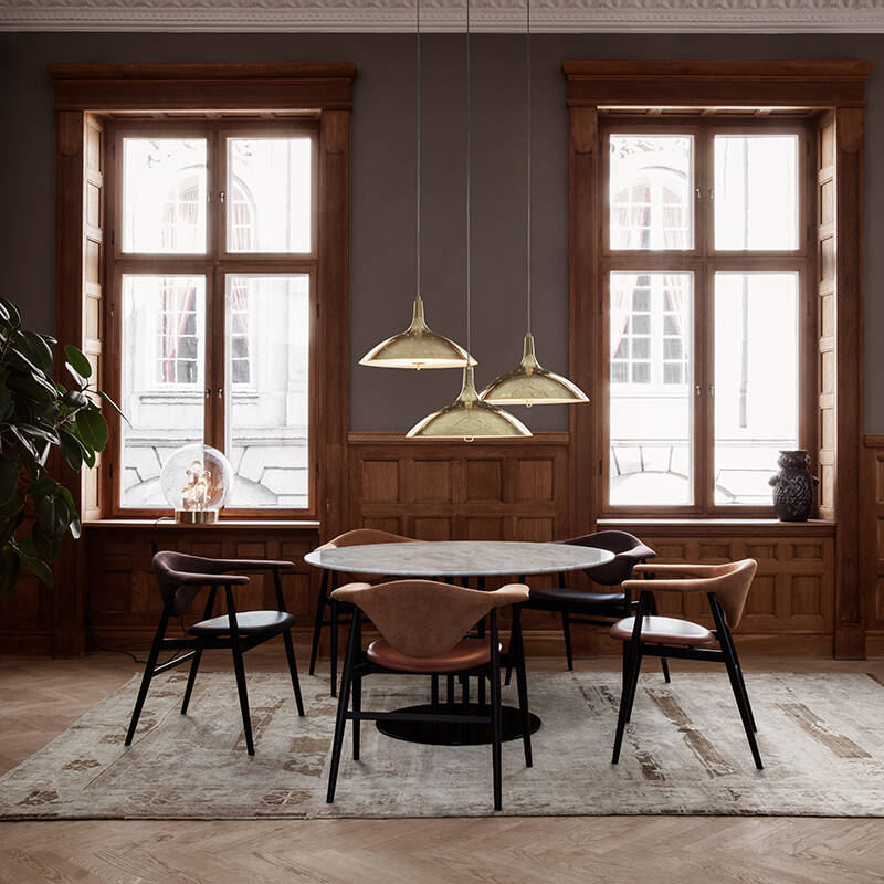 Chaise MASCULO DINING bois tissu Vidar 182 GUBI