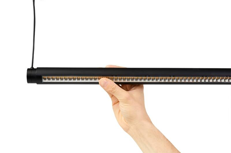 Suspension LINEAR FACTOR lumière directionnelle Noir HAY