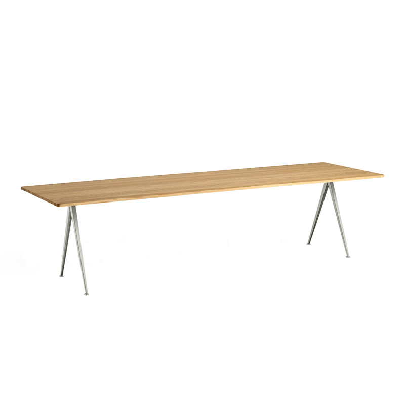 Table PYRAMID 02 Chêne laqué clair/ beige HAY