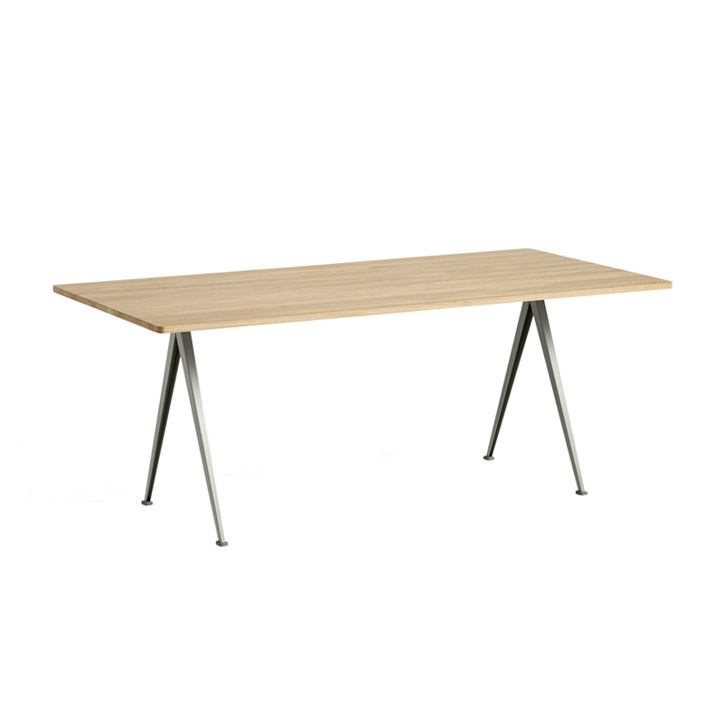 Table PYRAMID 02 Chêne laqué mat/ beige HAY