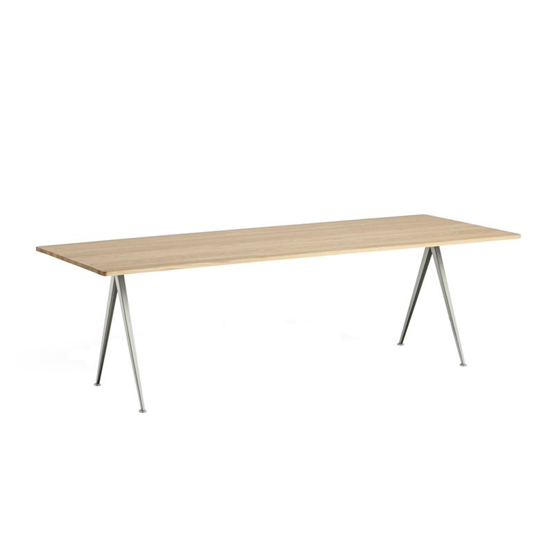 Table PYRAMID 02 Chêne laqué mat/ beige HAY