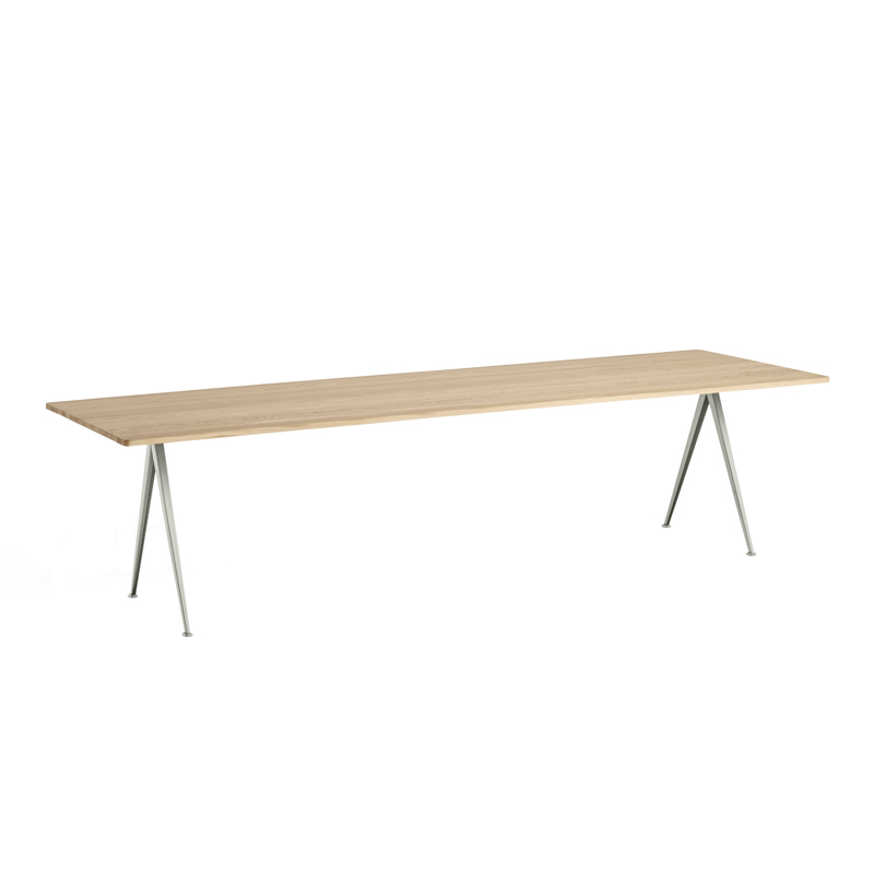 Table PYRAMID 02 Chêne laqué mat/ beige HAY