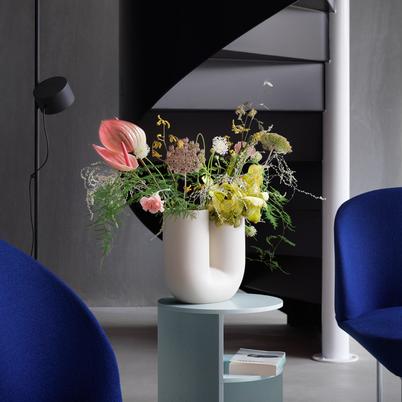 Vase Vase KINK Sable MUUTO