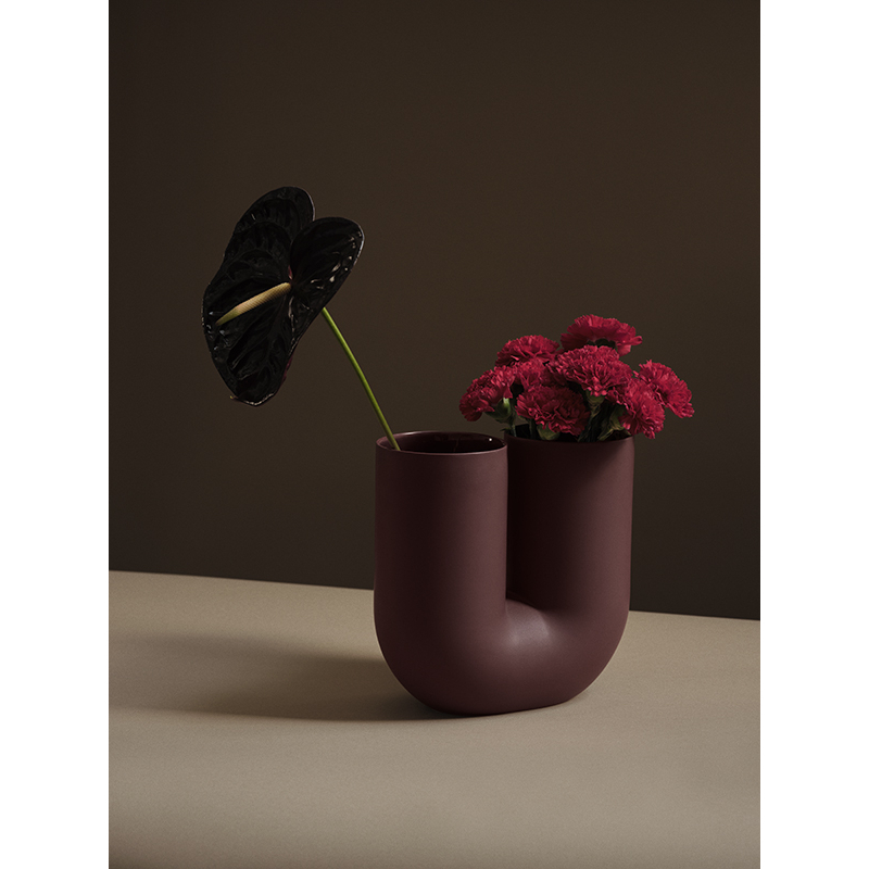 Vase Vase KINK Rouge foncé MUUTO