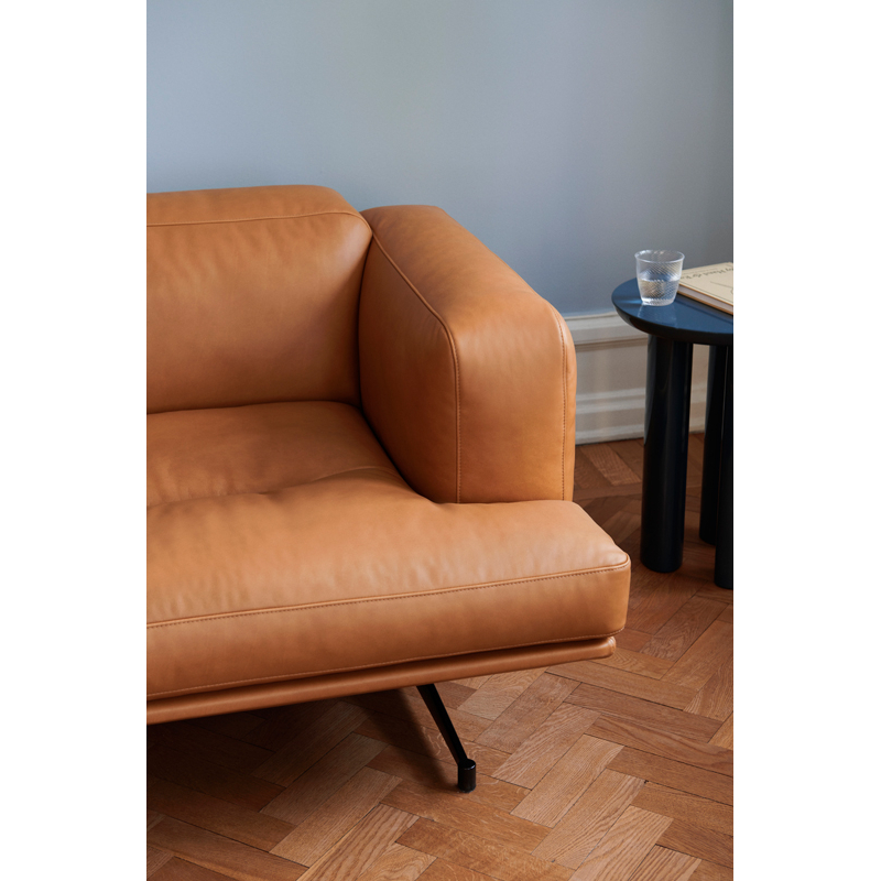 Canapé INLAND AV23 cuir Cuir cognac AND TRADITION