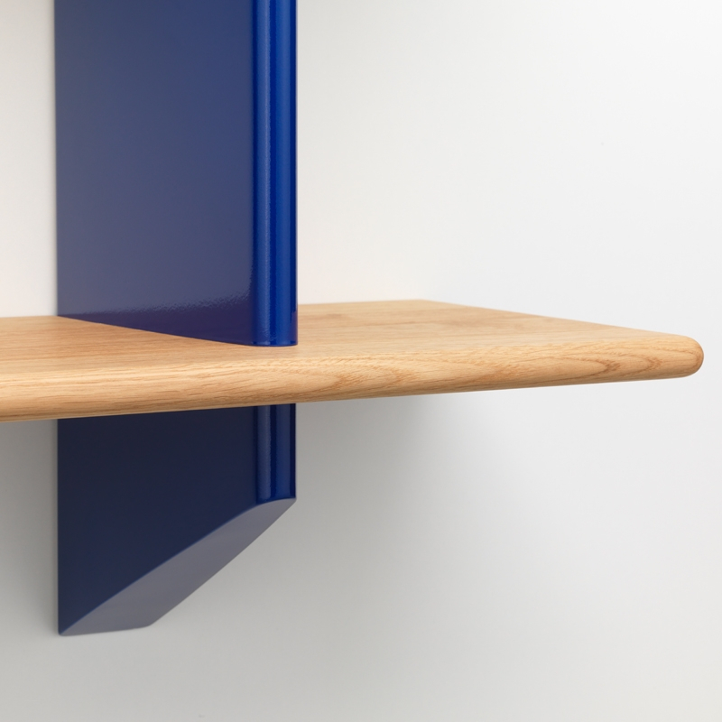 Etagère RAYONNAGE MURAL Chêne naturel/ Prouvé Bleu Marcoule VITRA