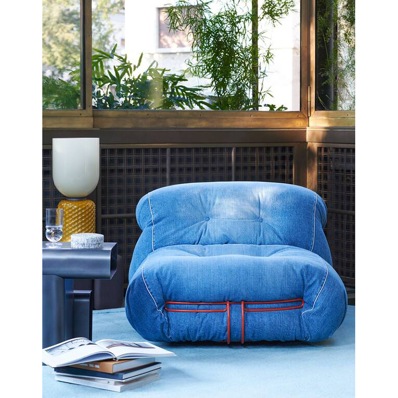 Table d'appoint guéridon SOFT CORNERS Verni texturé couleur fonte CASSINA