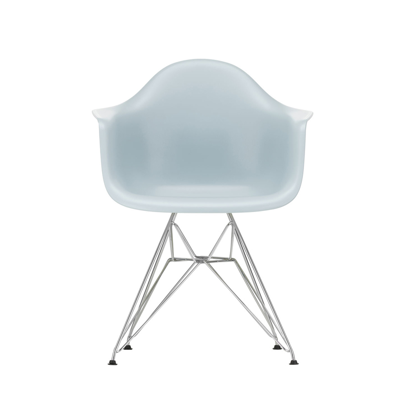 Chaise EAMES PLASTIC ARMCHAIR DAR pieds Tour Eiffel Gris bleuté RE VITRA