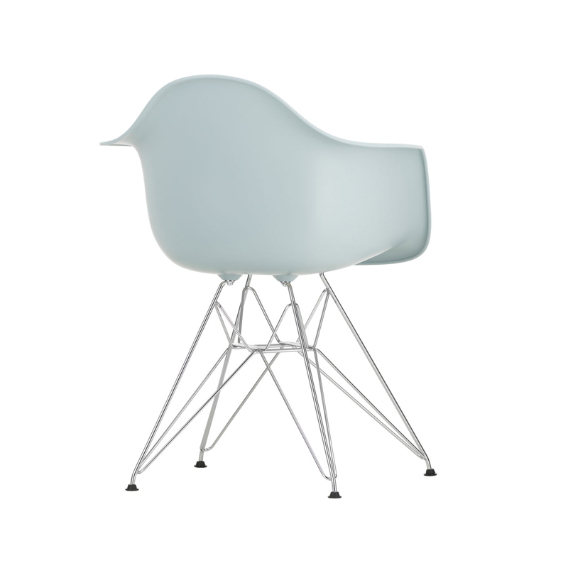 Chaise EAMES PLASTIC ARMCHAIR DAR pieds Tour Eiffel Gris bleuté RE VITRA