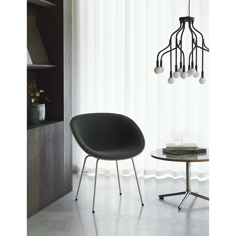 Chaise MAT avec accoudoirs Face avant rembourrée Steelcut Trio 966/ chanvre Normann Copenhagen