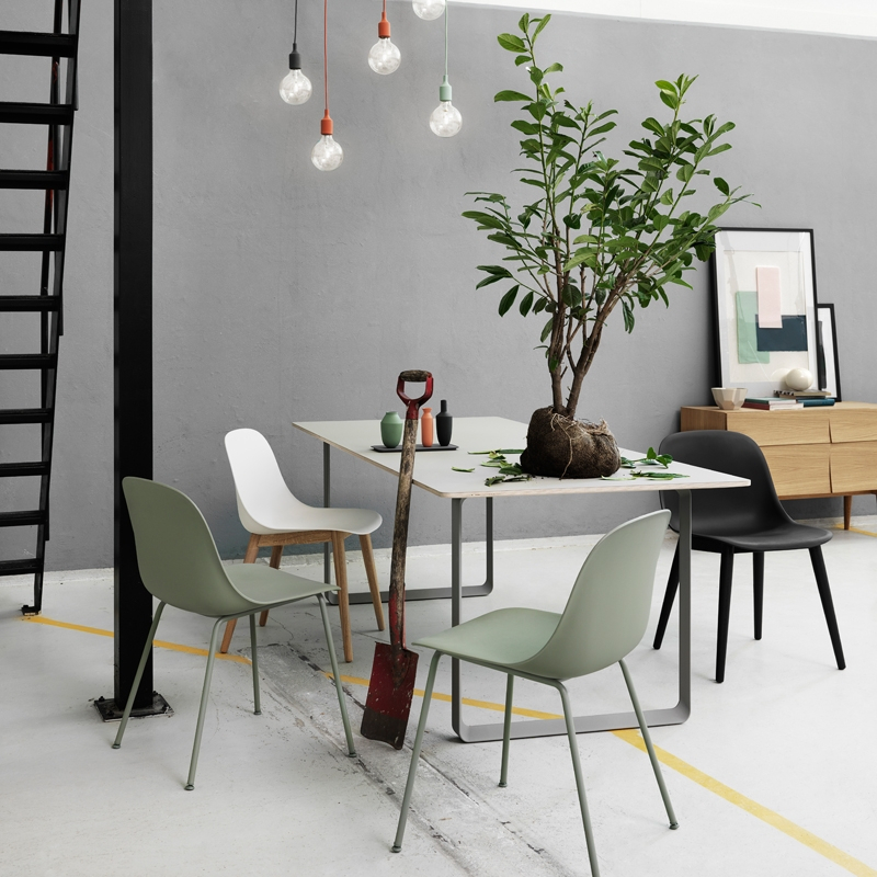 Chaise FIBER CHAIR 4 pieds bois Noir MUUTO
