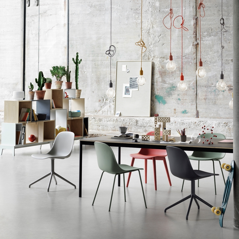 Chaise FIBER CHAIR 4 pieds bois Noir MUUTO
