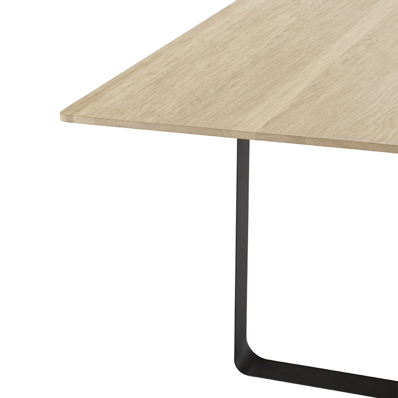Table 70/70 Chêne massif Chêne/ blanc MUUTO