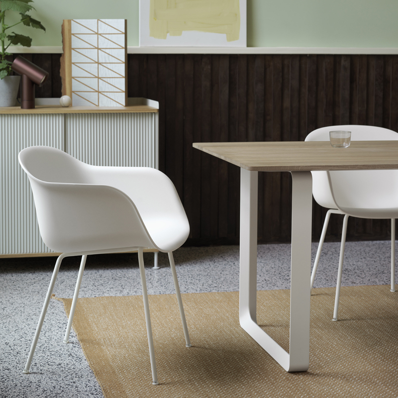 Table 70/70 Chêne massif Chêne/ sable MUUTO