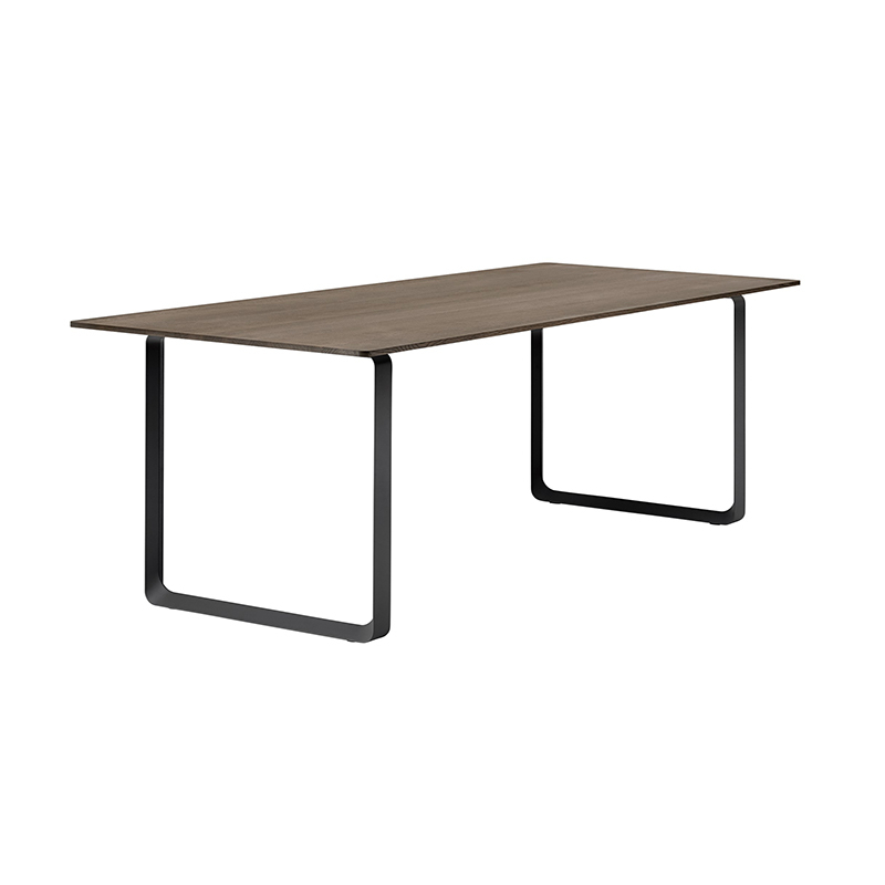 Table 70/70 Chêne massif Chêne fumé/ noir MUUTO