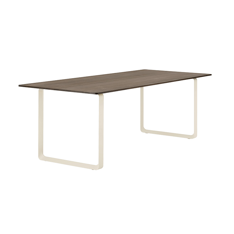 Table 70/70 Chêne massif Chêne fumé/ sable MUUTO