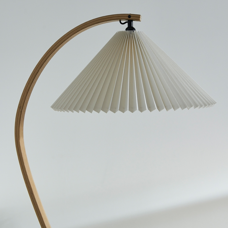 Lampadaire TIMBERLINE Blanc GUBI