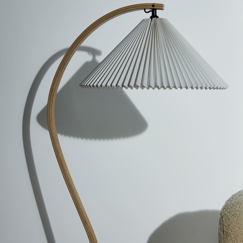 Lampadaire TIMBERLINE Blanc GUBI