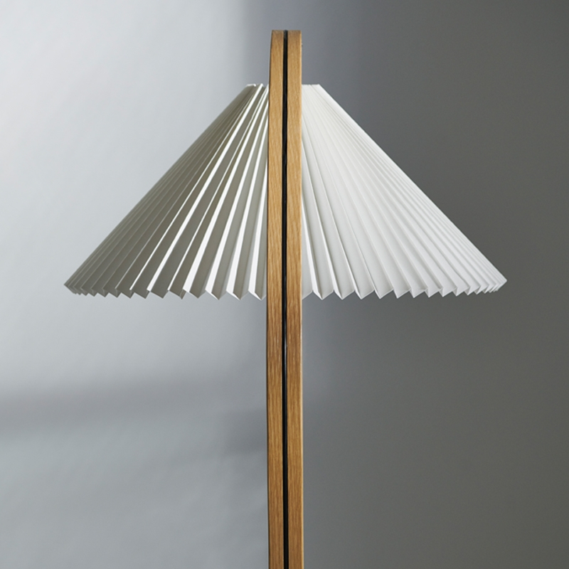 Lampadaire TIMBERLINE Blanc GUBI