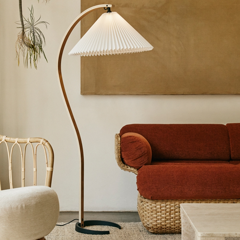 Lampadaire TIMBERLINE Blanc GUBI