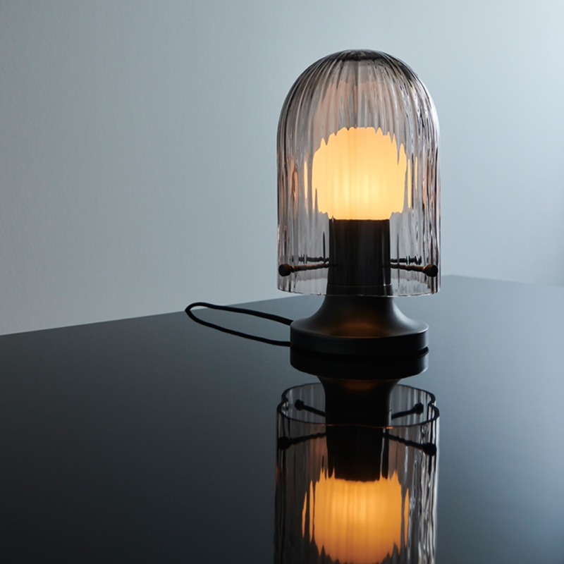 Lampe à poser SEINE Fumé GUBI