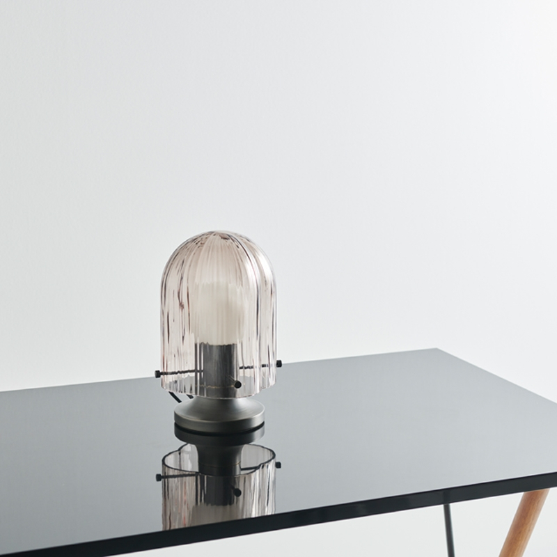 Lampe à poser SEINE Fumé GUBI