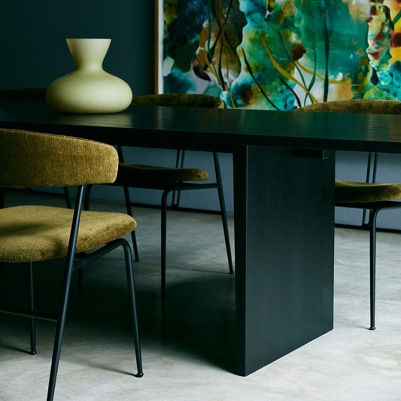 Table PRIVATE Frêne brun noir GUBI