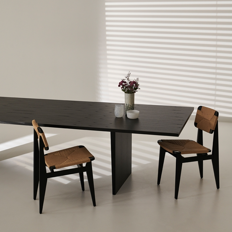 Table PRIVATE Frêne brun noir GUBI