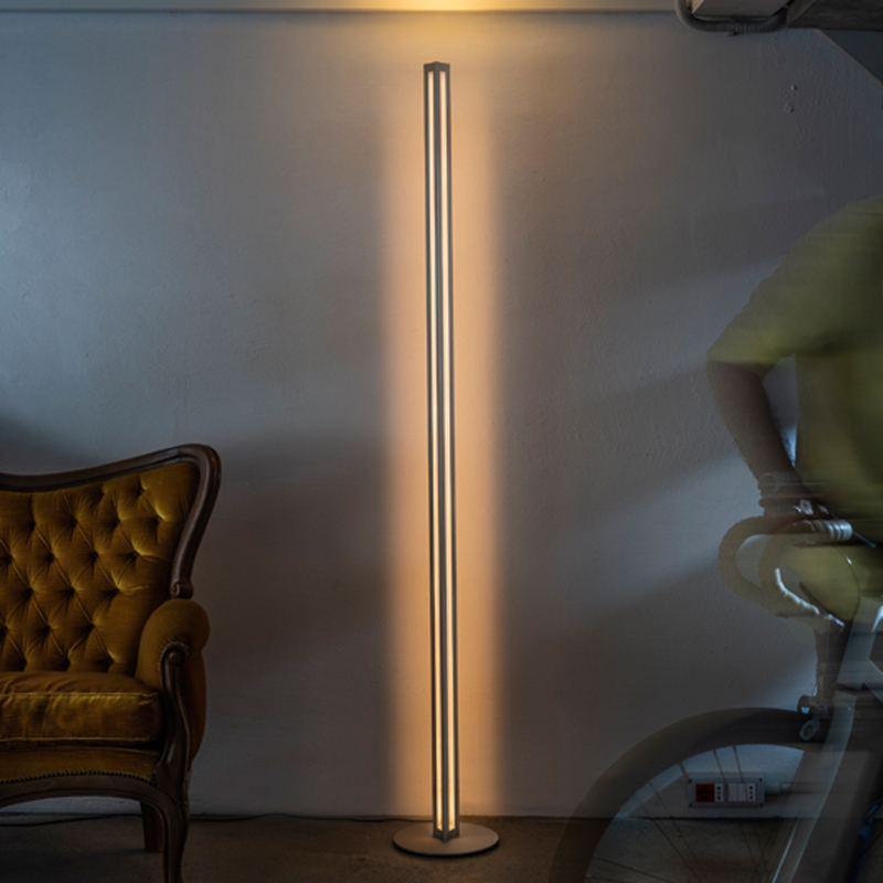 Lampadaire CHIAROSCURA Titane FOSCARINI