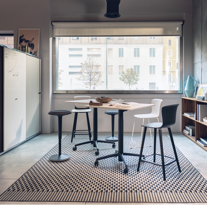 Tabouret SE:FIT Noir SILVERA PRO