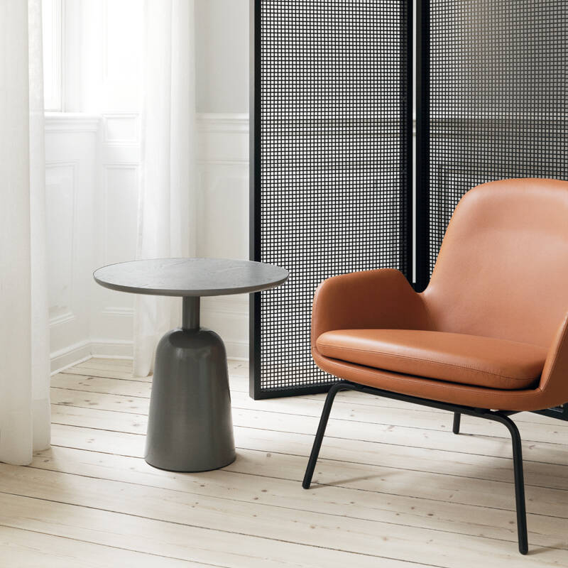 Table d'appoint guéridon TURN réglable en hauteur Gris Normann Copenhagen