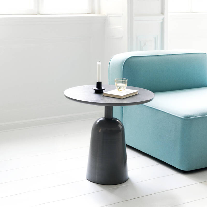 Table d'appoint guéridon TURN réglable en hauteur Gris Normann Copenhagen