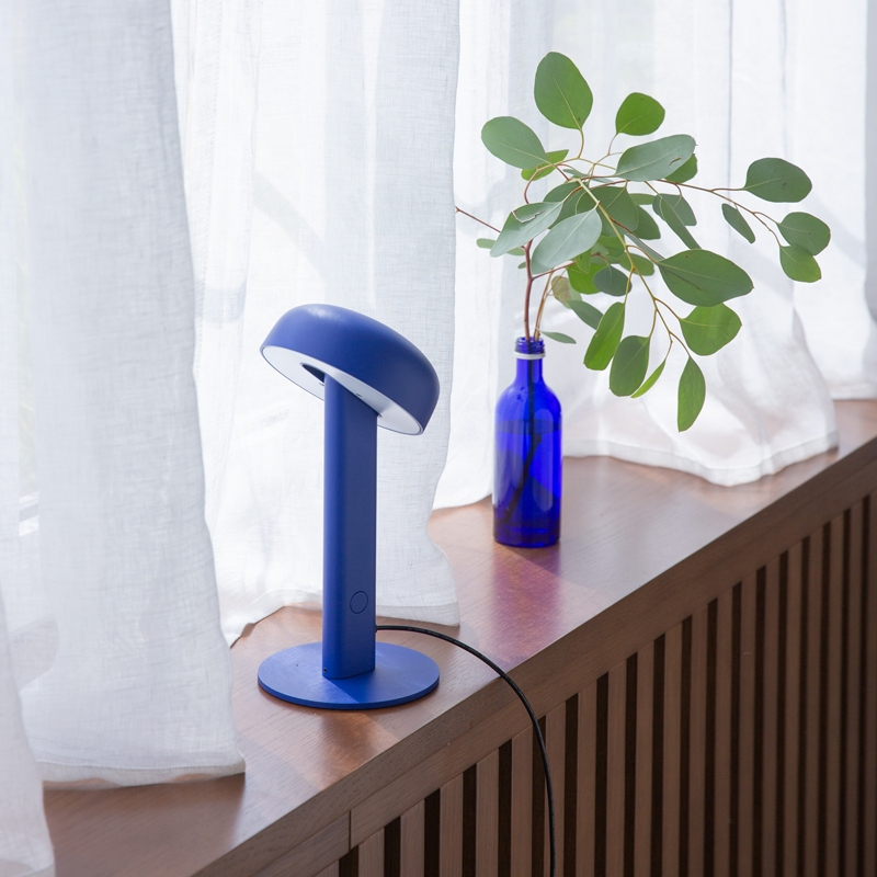 Lampe à poser NOD Bleu Majorelle TIPTOE