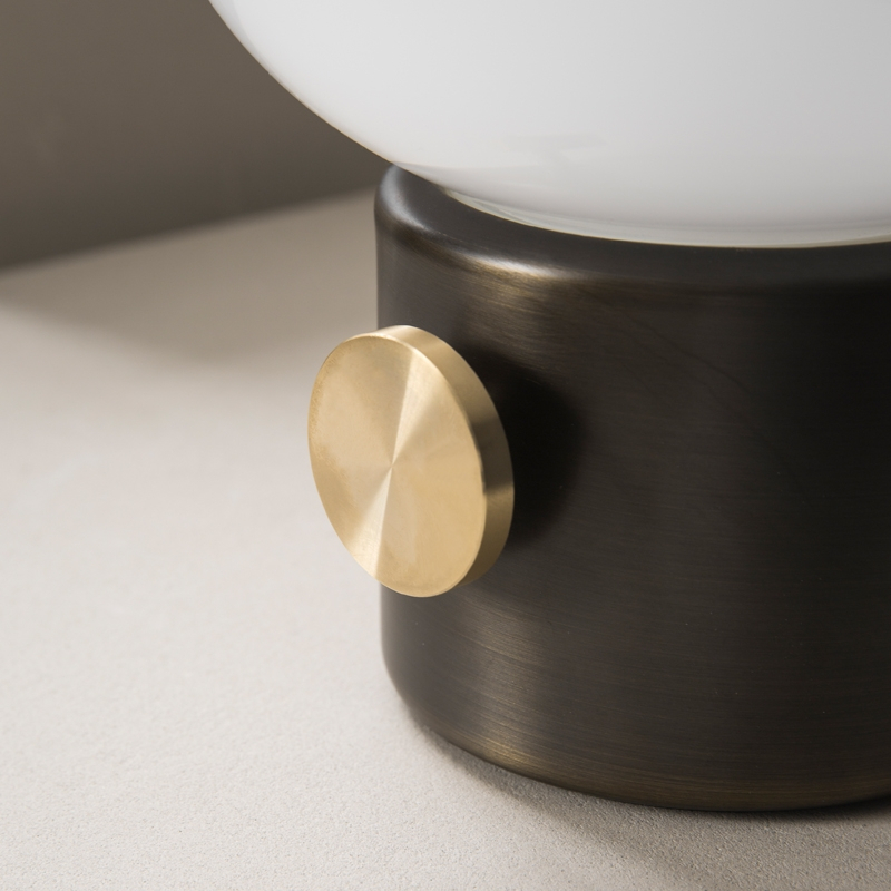 Lampe à poser JWDA métal Laiton bruni AUDO COPENHAGEN