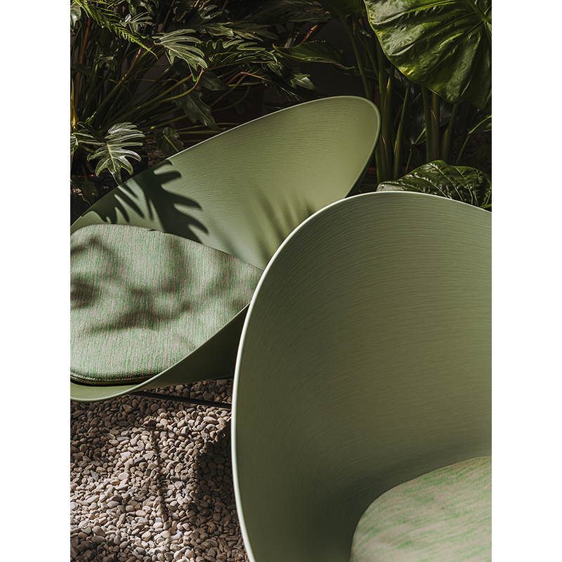 Fauteuil ADELL piètement luge avec coussin Olive/ Atom 124 ARPER