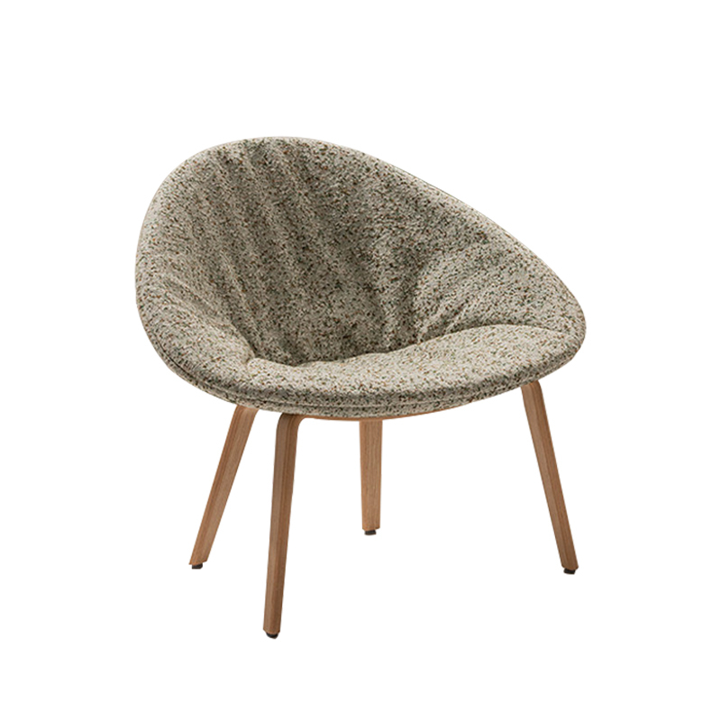 Fauteuil ADELL piètement bois Atom 124/ ivoire ARPER