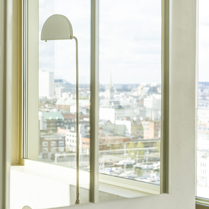 Lampadaire MEZZALUNA Blanc DCW EDITIONS