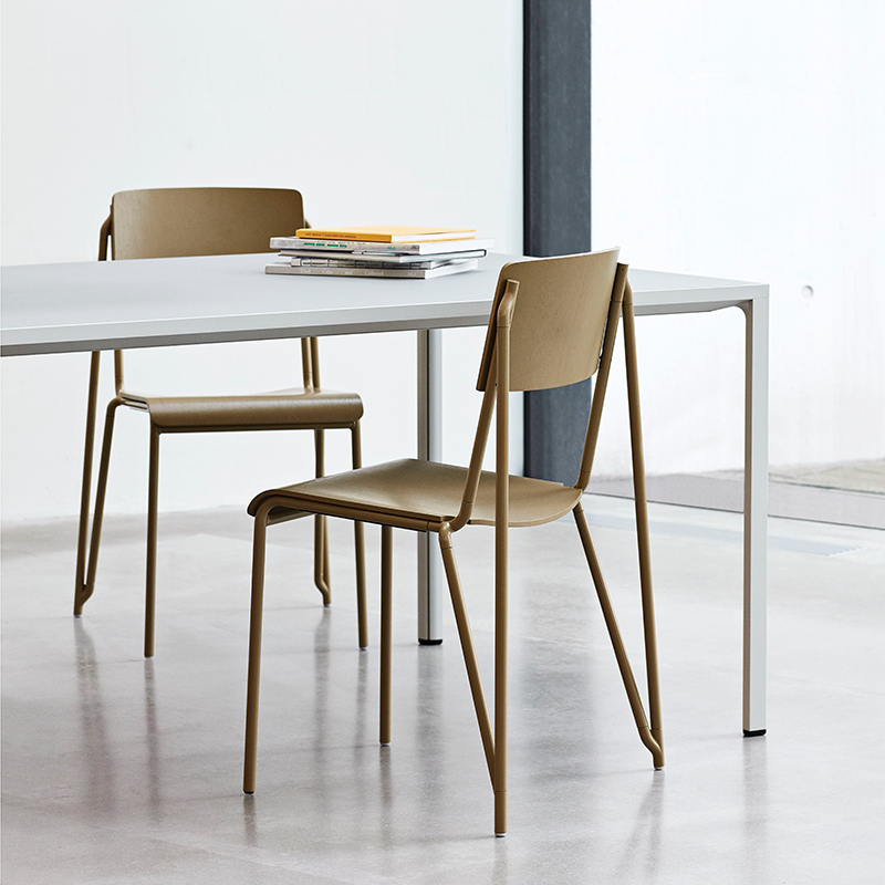 Chaise PETIT STANDARD Argile/ pieds argile HAY