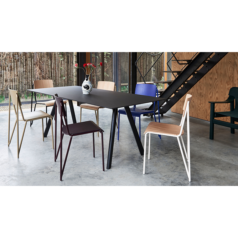 Chaise PETIT STANDARD Noir/ pieds noir HAY
